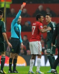  曼联战平利兹联，B费染红引发争议  