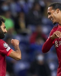  哈兰德双响曼城胜曼联，终结对手不败金身  