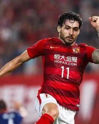  法甲半程最佳阵容，巴黎四将入围引争议  